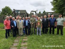 De� otvoren�ch dver� v Seredi